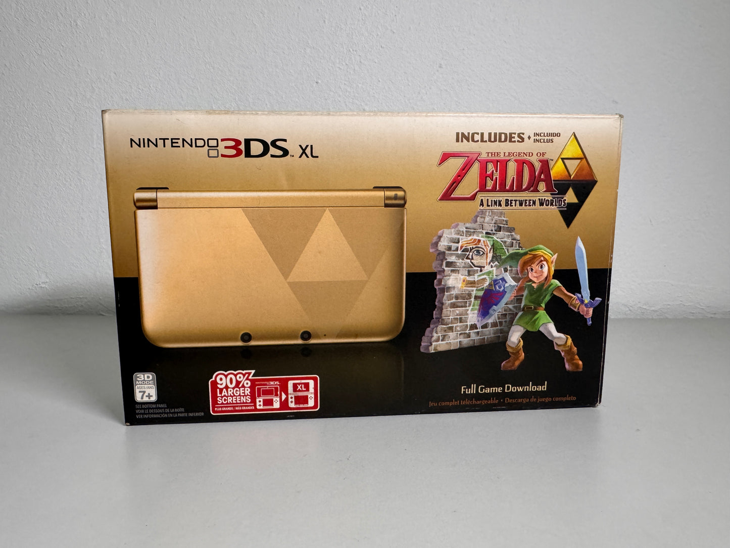Nintendo 3DS XL – The Legend of Zelda: A Link Between Worlds Edition