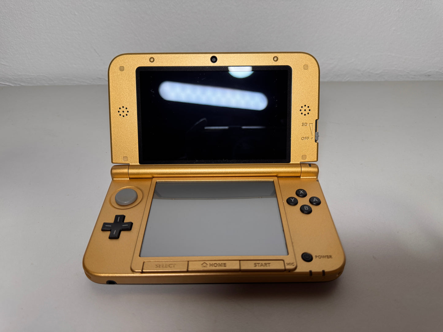 Nintendo 3DS XL – The Legend of Zelda: A Link Between Worlds Edition